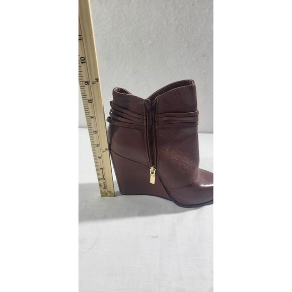 BCBG Generation Womens Size 8.5 B Brown Leather Wedge Ankle Fashion Boots Bootie - Picture 9 of 9